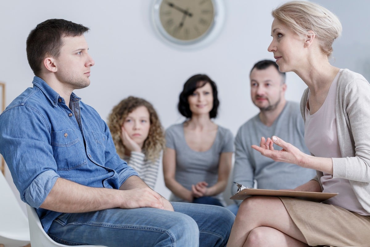 Compare Rehab UK | Twelve Step Programs & Addiction Recovery Support Groups
